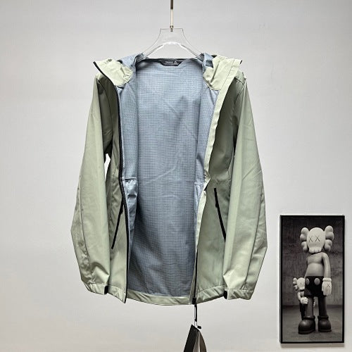 Descente Solid-Color Hooded Shell Jacket