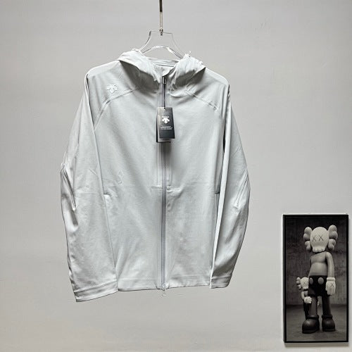 Descente Solid-Color Hooded Shell Jacket