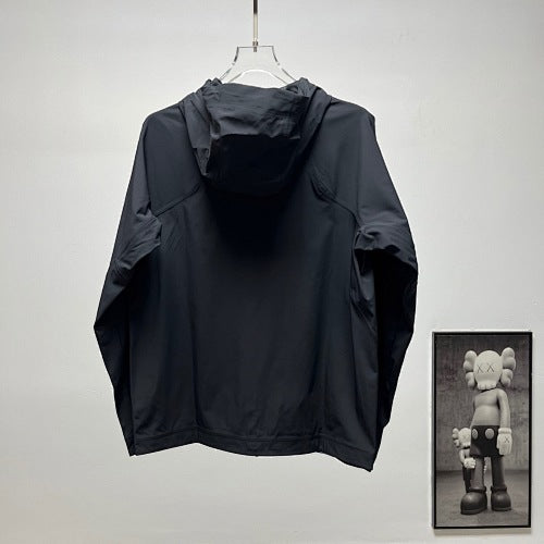 Descente Solid-Color Hooded Shell Jacket