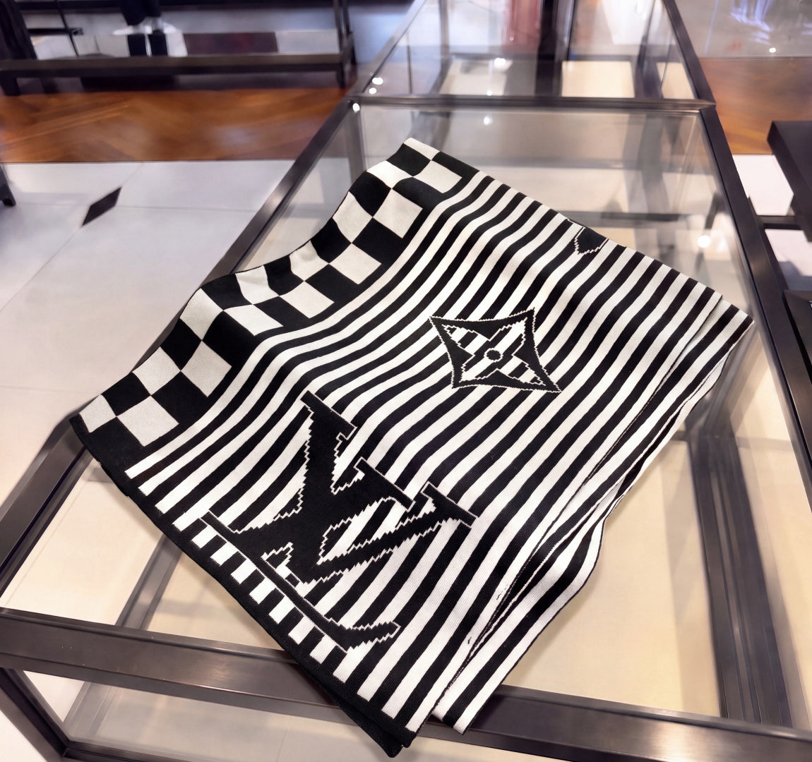 Louis Vuitton Wool Jacquard Monogram Scarf