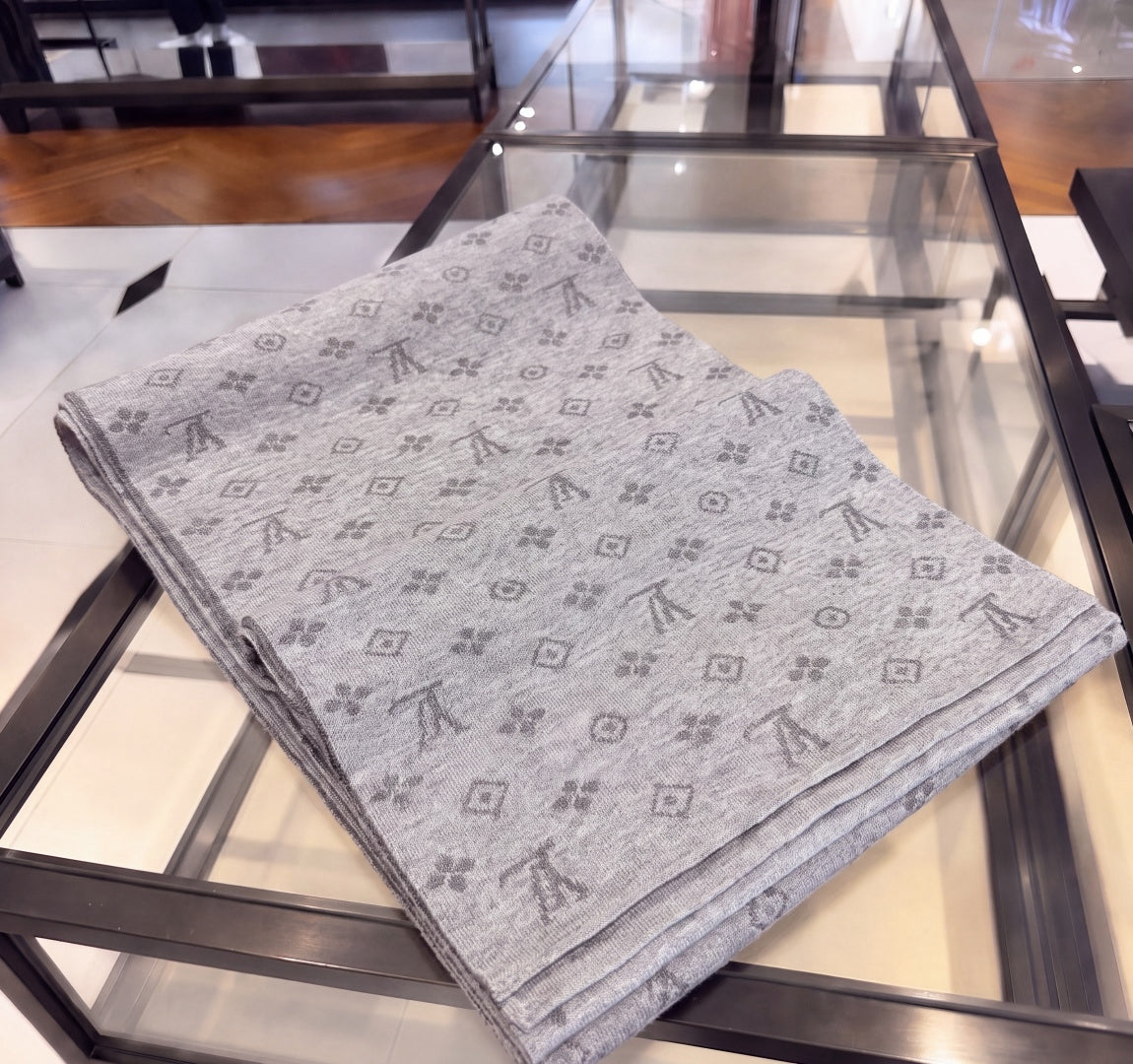 Louis Vuitton Wool Jacquard Monogram Scarf