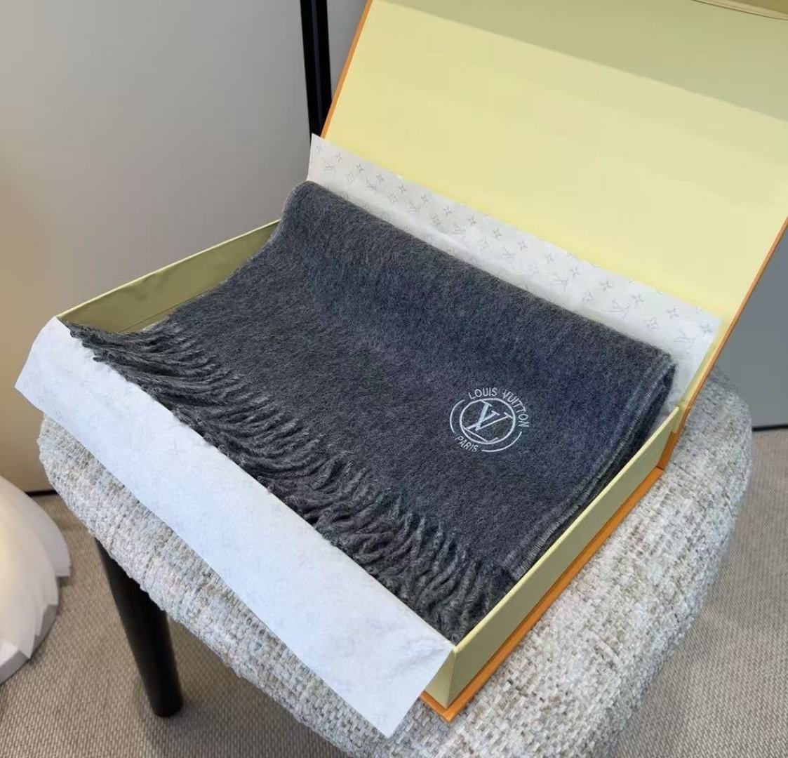 Louis Vuitton Wool Jacquard Monogram Scarf