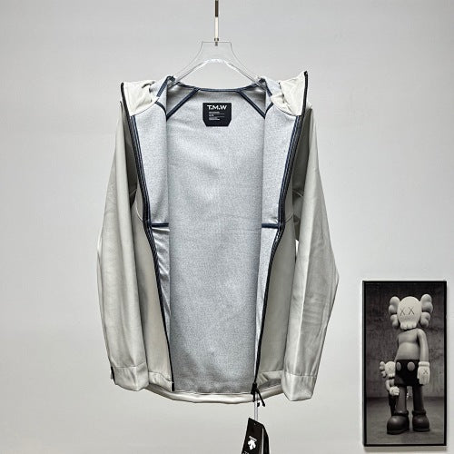 Descente Solid-Color Hooded Shell Jacket