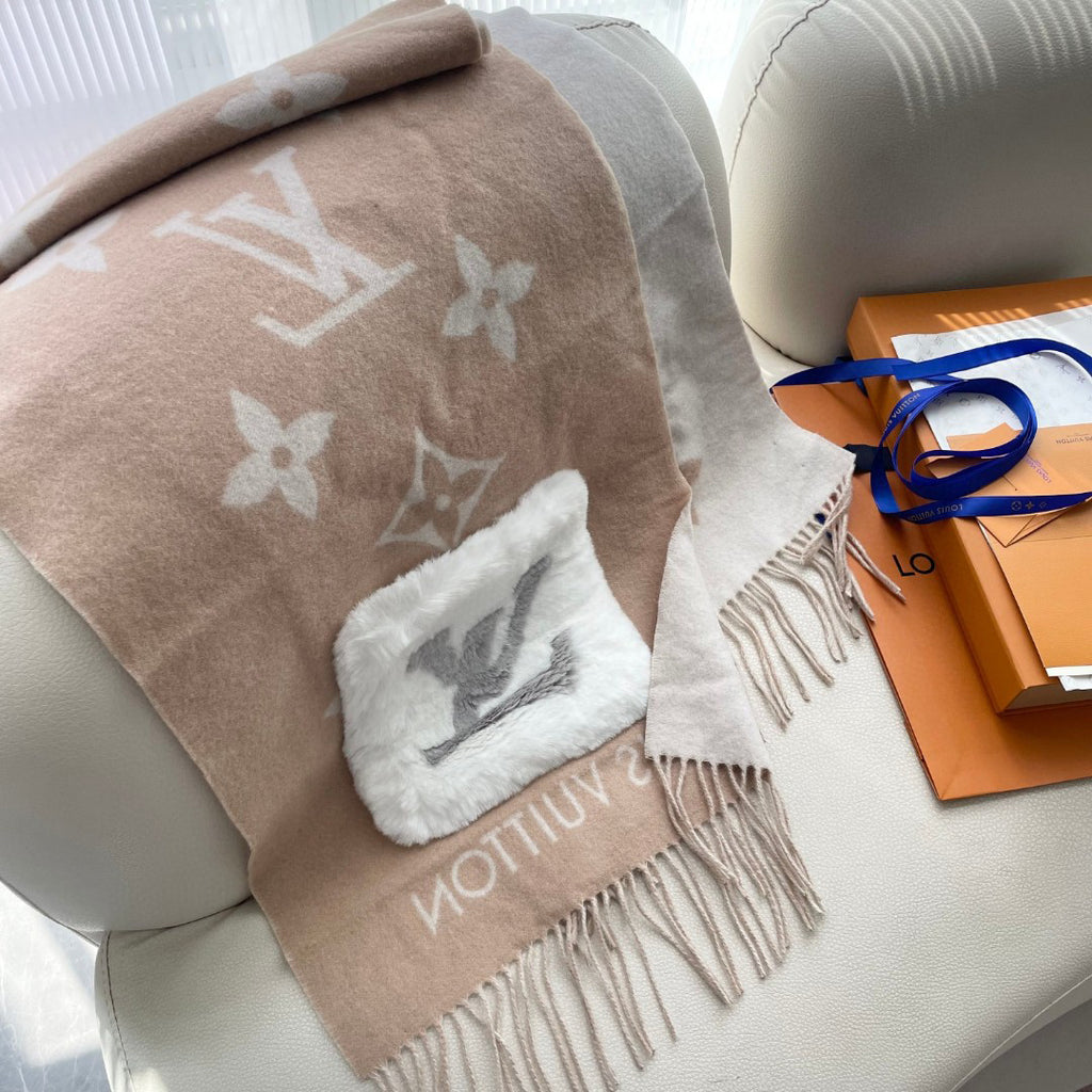 Louis Vuitton Wool Jacquard Monogram Scarf