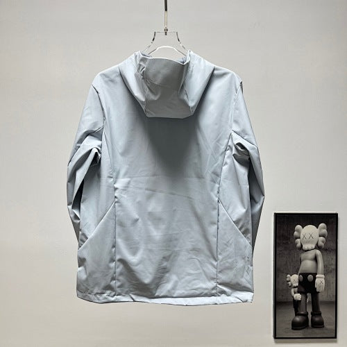 Descente Solid-Color Hooded Shell Jacket