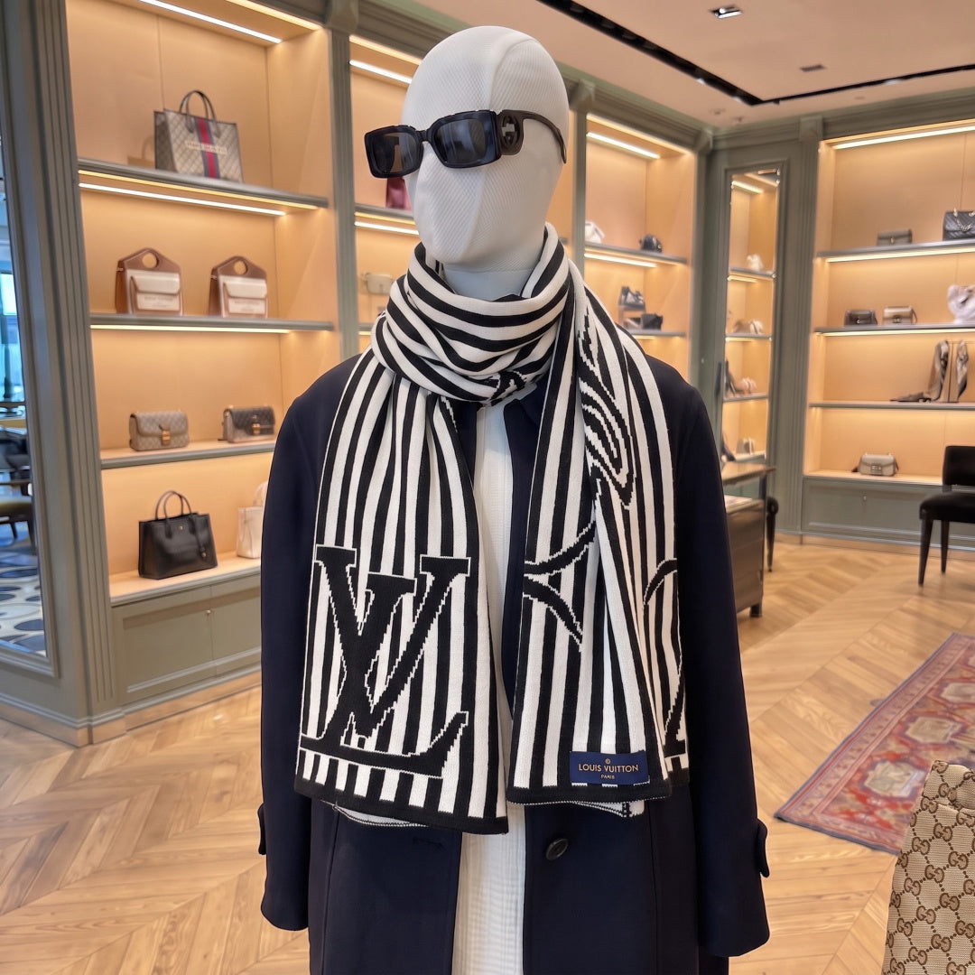 Louis Vuitton Wool Jacquard Monogram Scarf