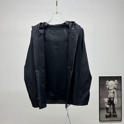Descente Solid-Color Hooded Shell Jacket