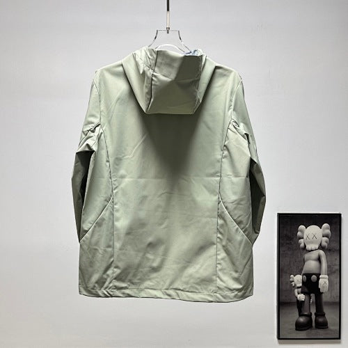Descente Solid-Color Hooded Shell Jacket