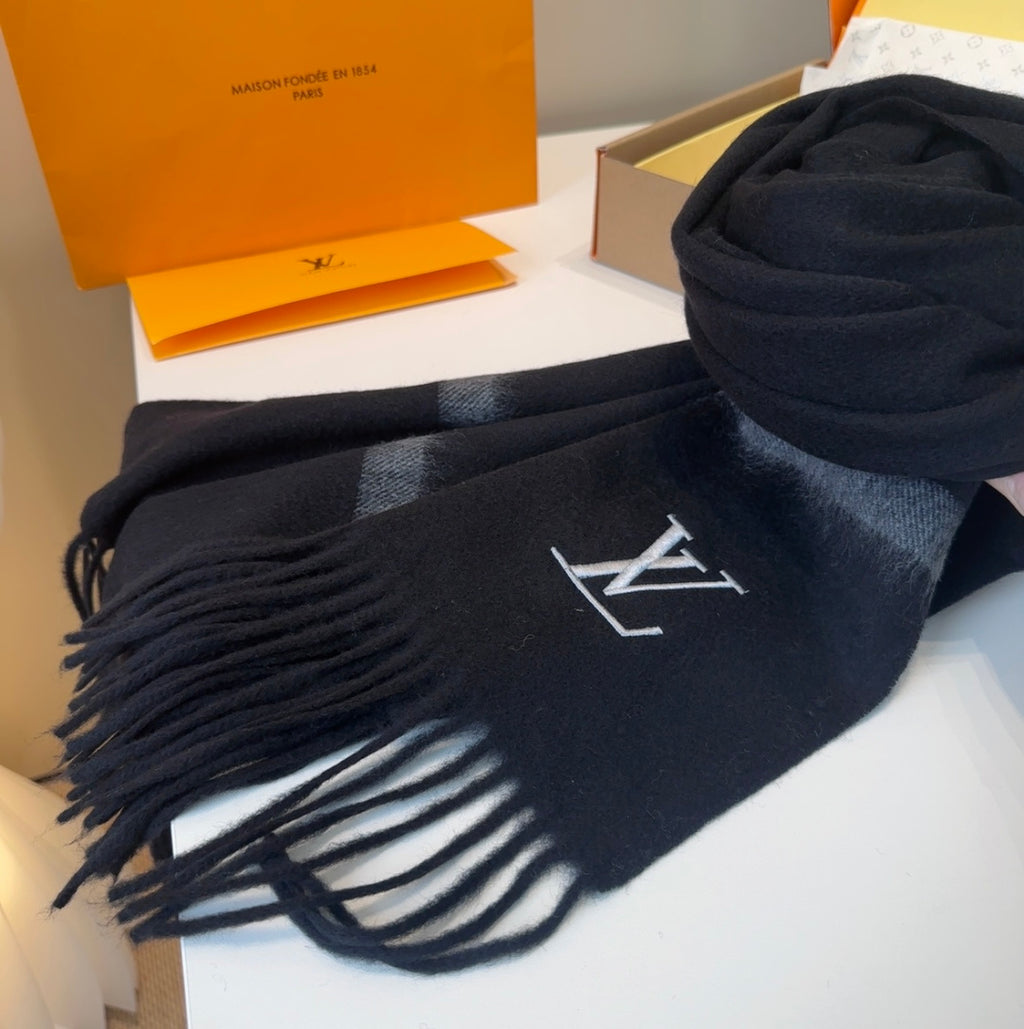 Louis Vuitton Wool Jacquard Monogram Scarf