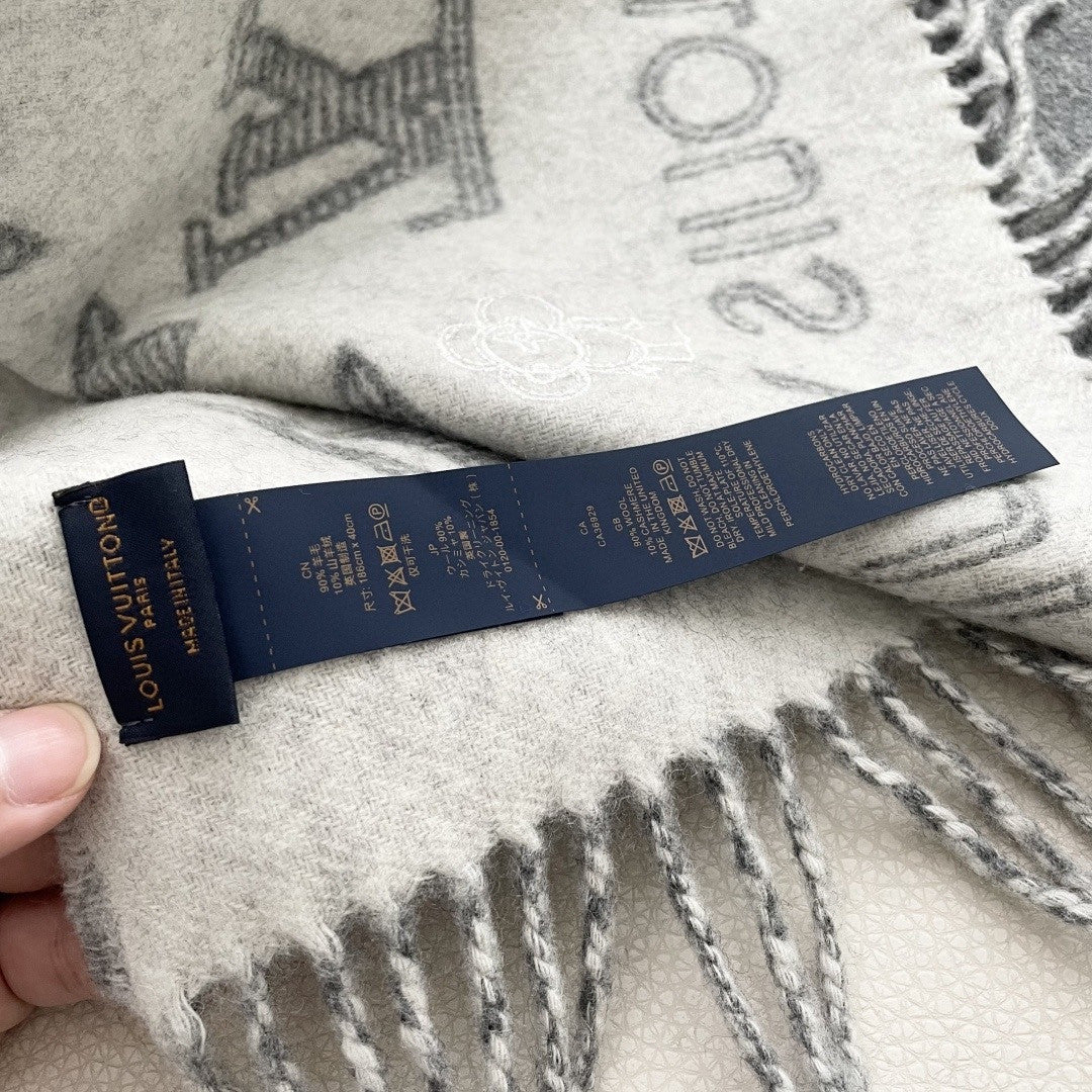 Louis Vuitton Wool Jacquard Monogram Scarf