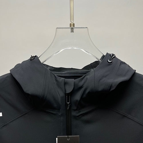 Descente Solid-Color Hooded Shell Jacket