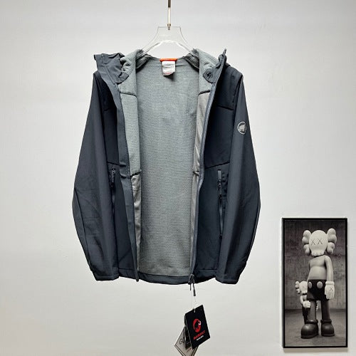 Mammut Hooded Softshell Jacket with Light Fleece Lining