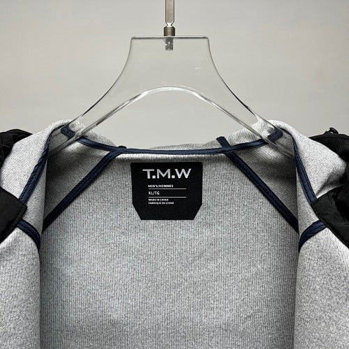 Descente Solid-Color Hooded Shell Jacket