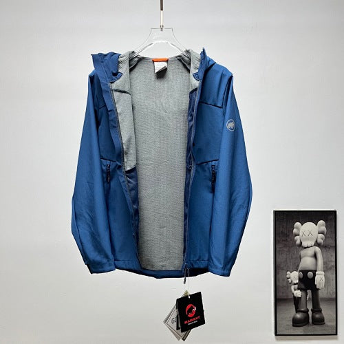 Mammut Hooded Softshell Jacket with Light Fleece Lining