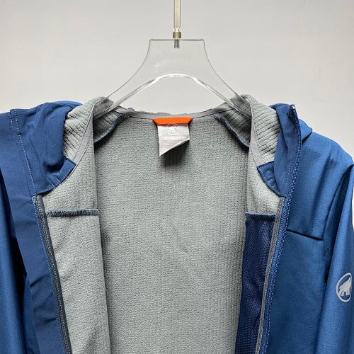 Mammut Hooded Softshell Jacket with Light Fleece Lining