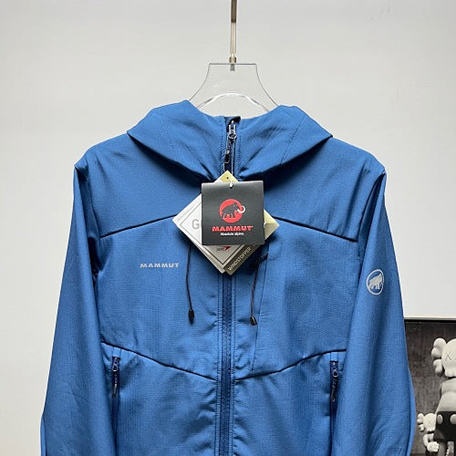Mammut Hooded Softshell Jacket with Light Fleece Lining
