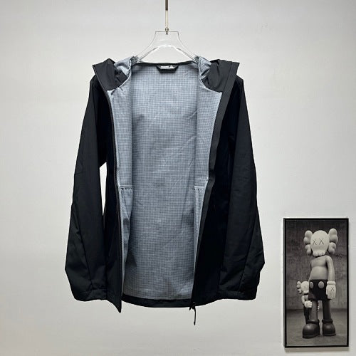 Descente Solid-Color Hooded Shell Jacket